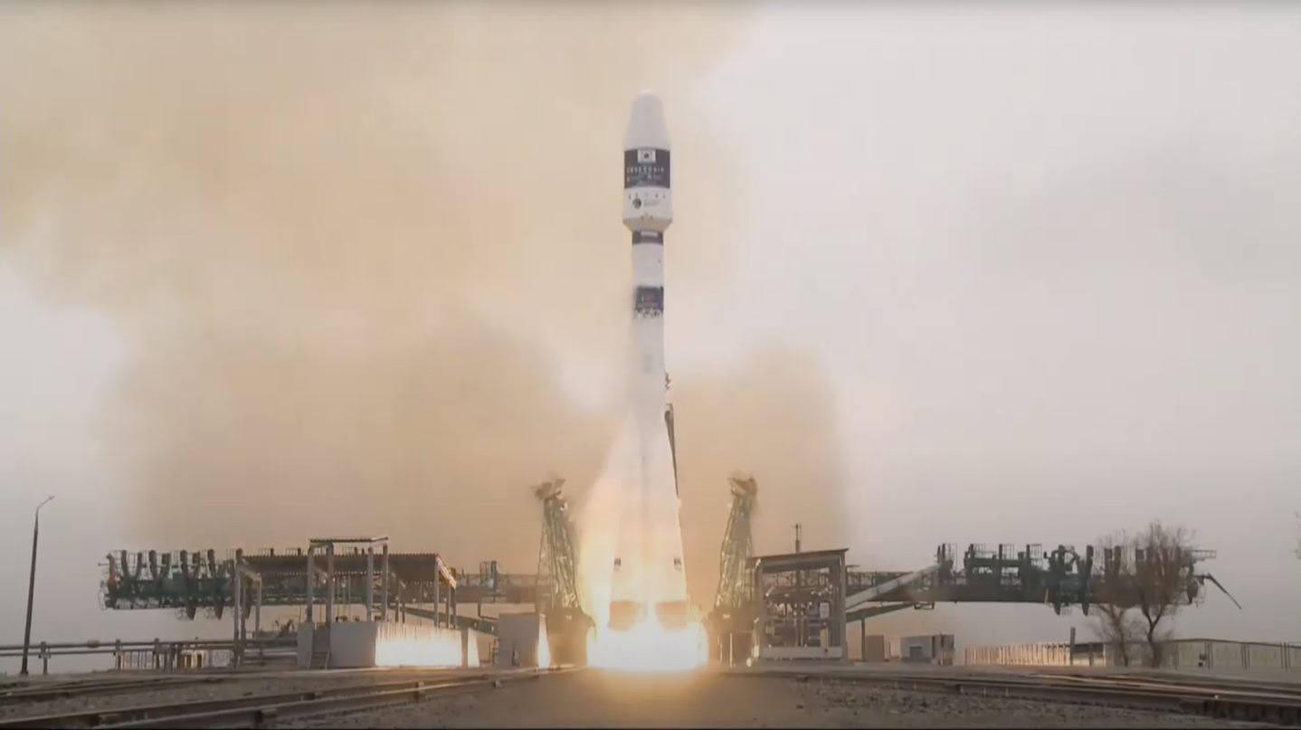 Astroscale launches a pair of satellites to rehearse catching one